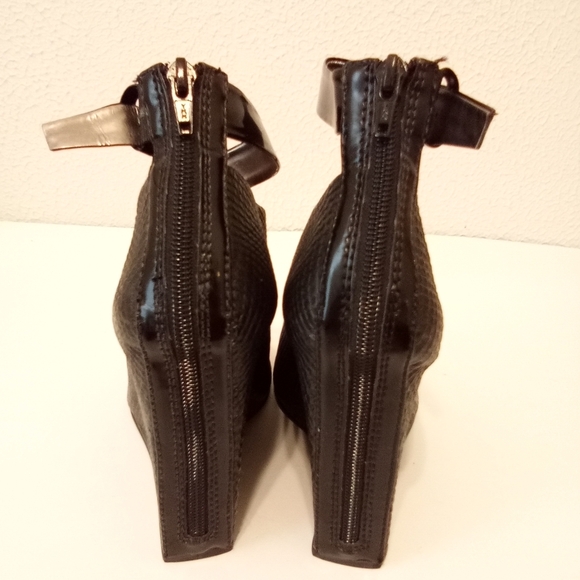 Carlos by Carlos Santana Black Leather Zip 4 1/2" Wedge Heels sz 8.5 M - Picture 9 of 13